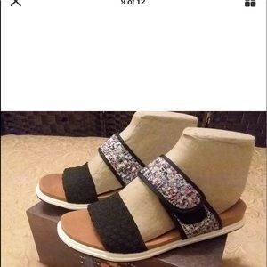 BERNIE MEV NWT SANDALS EURO 40 SALE